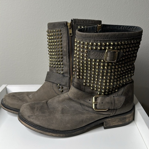 Steve Madden Monica Distressed Grey Leather Studded Biker Boots Women's Size 11 - Picture 3 of 9